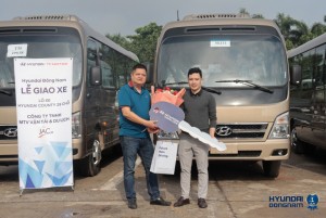 Hyundai Đông Nam Bàn Giao Lô Xe Hyundai County 29 Chỗ Cho Công Ty Jac