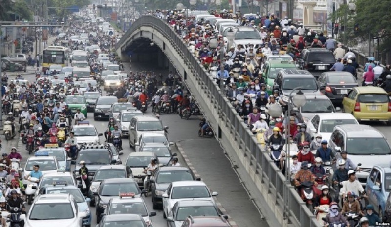 Kinh nghiệm lái xe tải chở hàng trong phố đông người