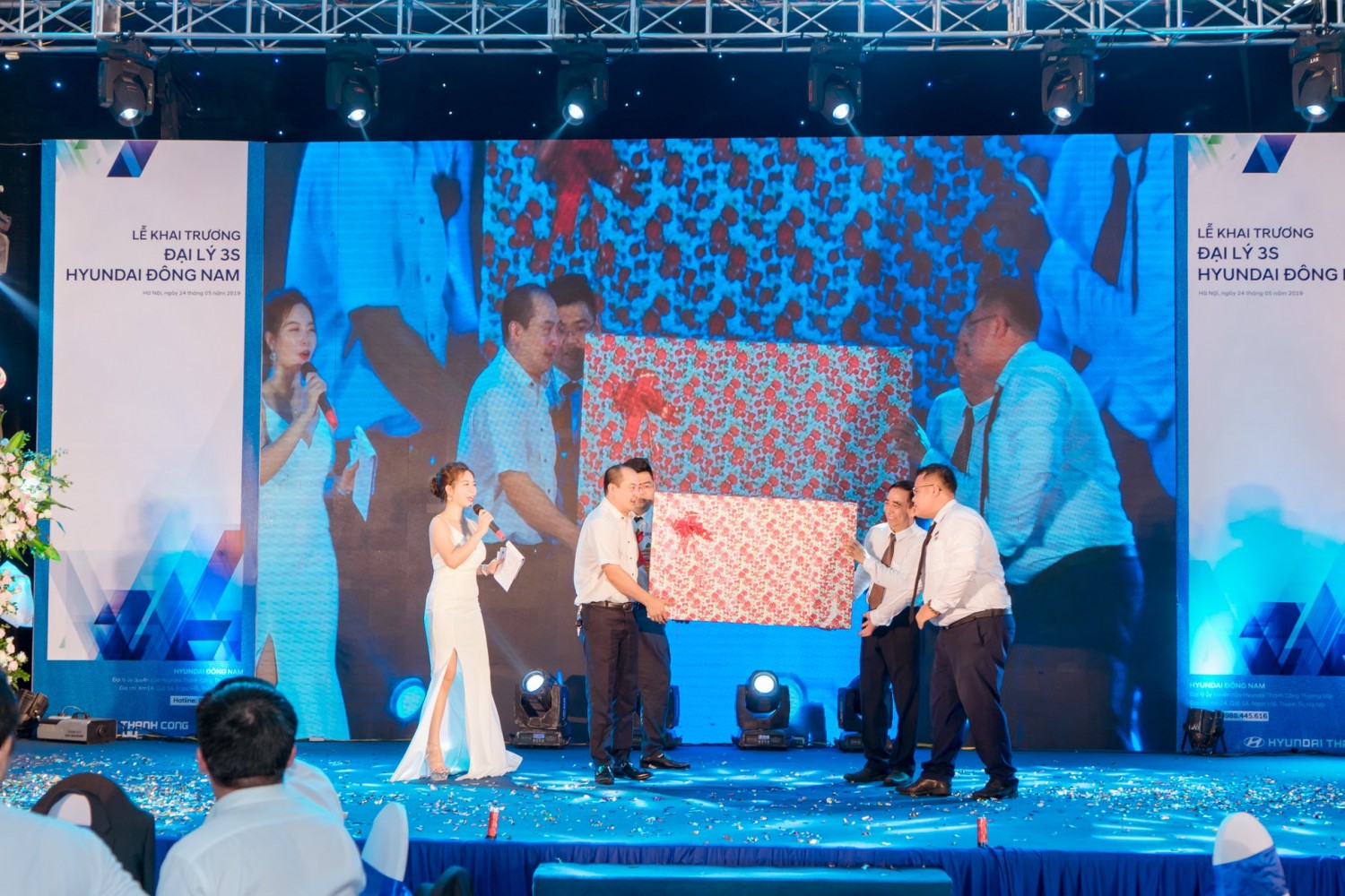 Khai truong Hyundai Dong Nam 3S (28)