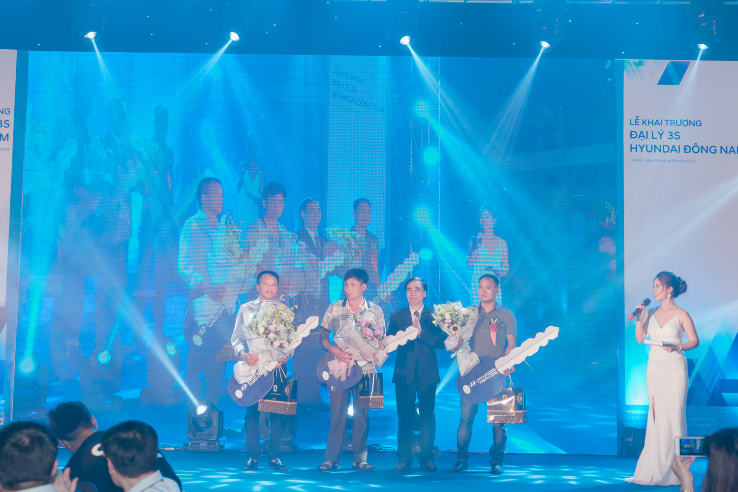 Khai truong Hyundai Dong Nam 3S (39)