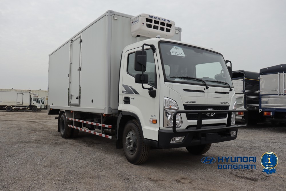 Hyundai Ex8 thùng đông lạnh