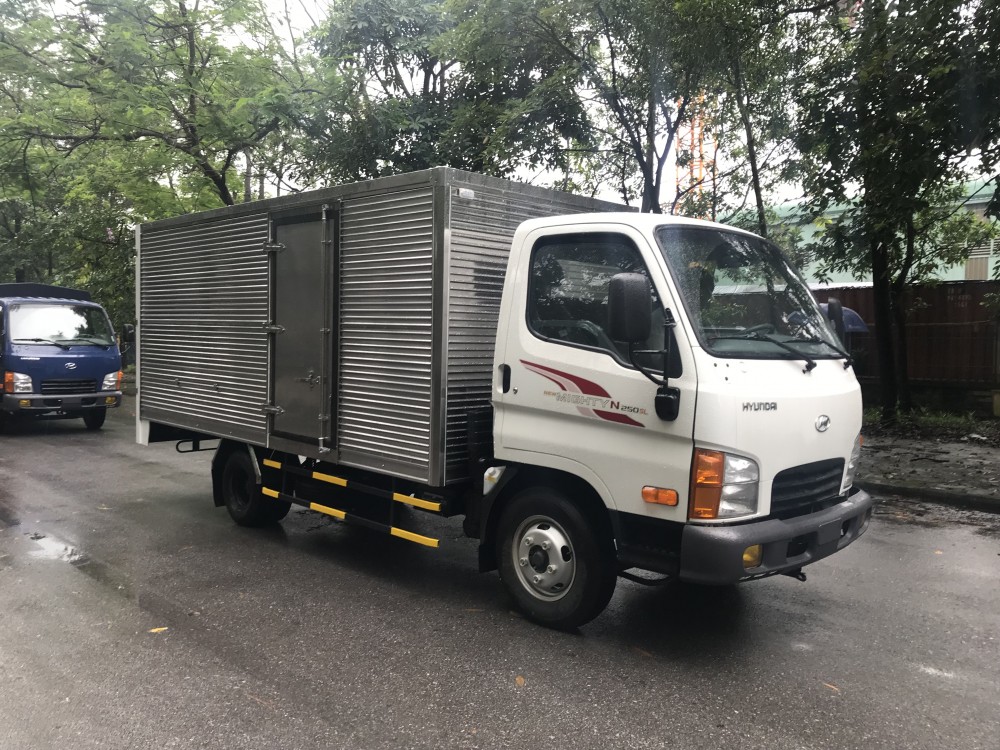 Hyundai N250SL thùng kín