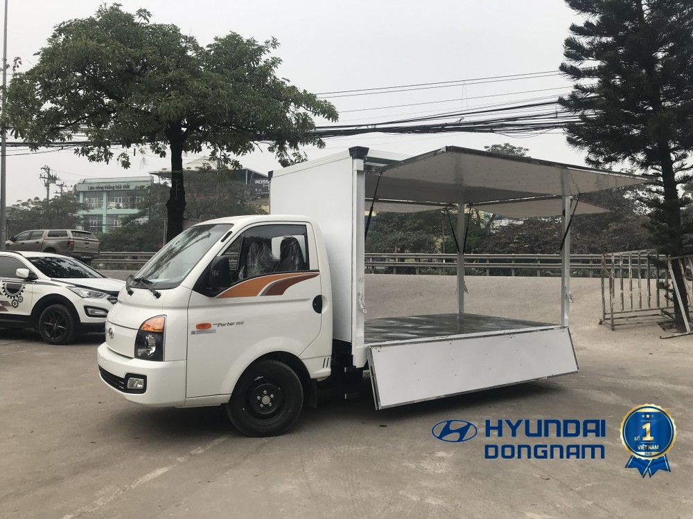 Porter H150 Thùng cánh dơi bán hàng lưu động