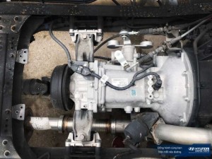 Hộp số trên xe 7 tấn Hyundai 