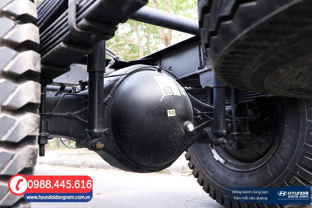 Cầu sau Hyundai 110XL lớn hơn chịu tải cao so với phiên bản 110S thùng 5m trước đó