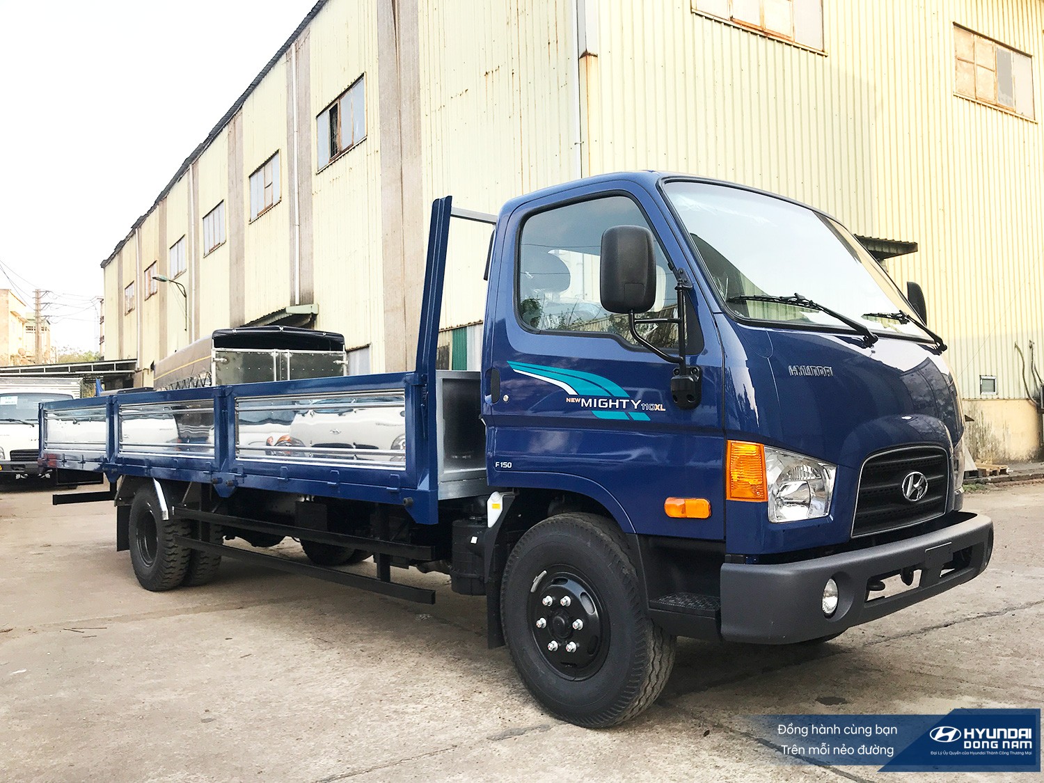 Hyundai New Mighty 110XL thùng lửng dài 6m3 (14)