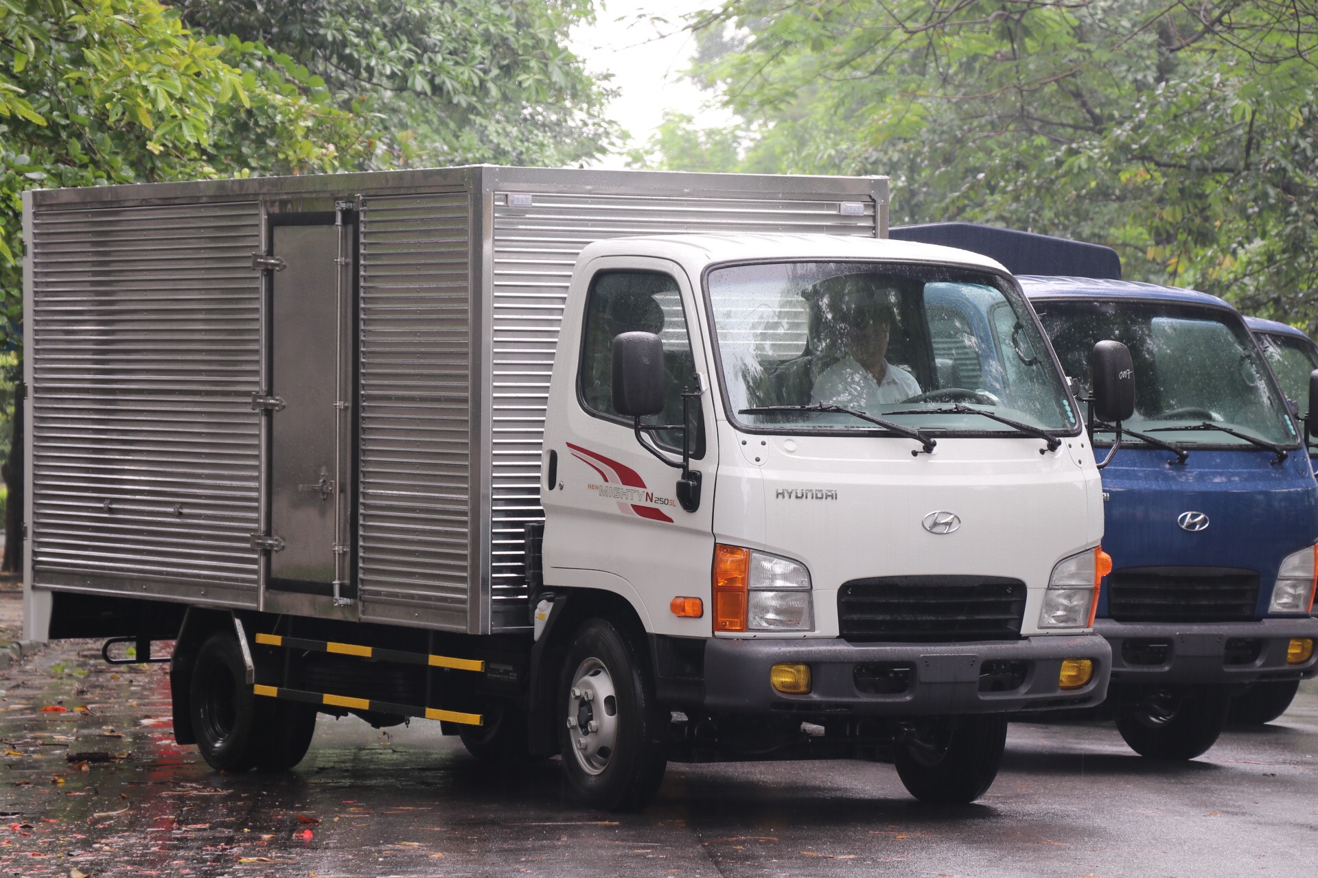 New Mighty N250SL thùng kín