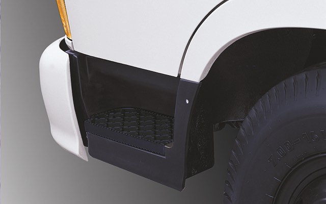 Bậc lên xuống xe tải Hyundai 110SP 7 tấn