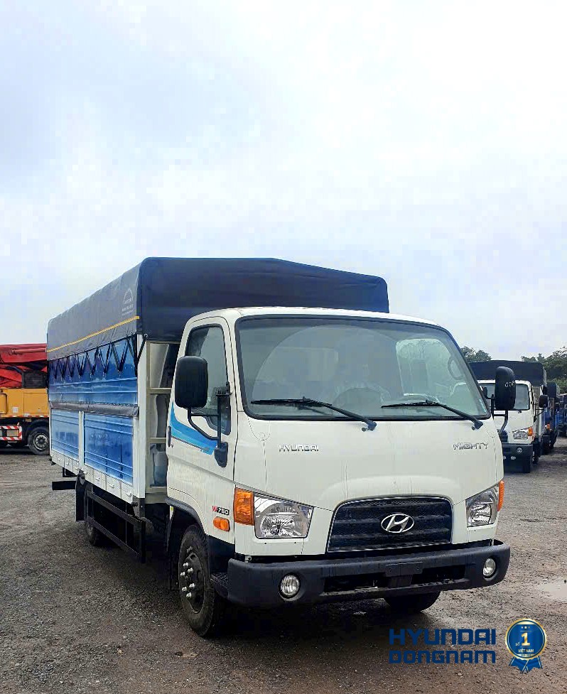 Hyundai W750L thùng bạt Đông Nam