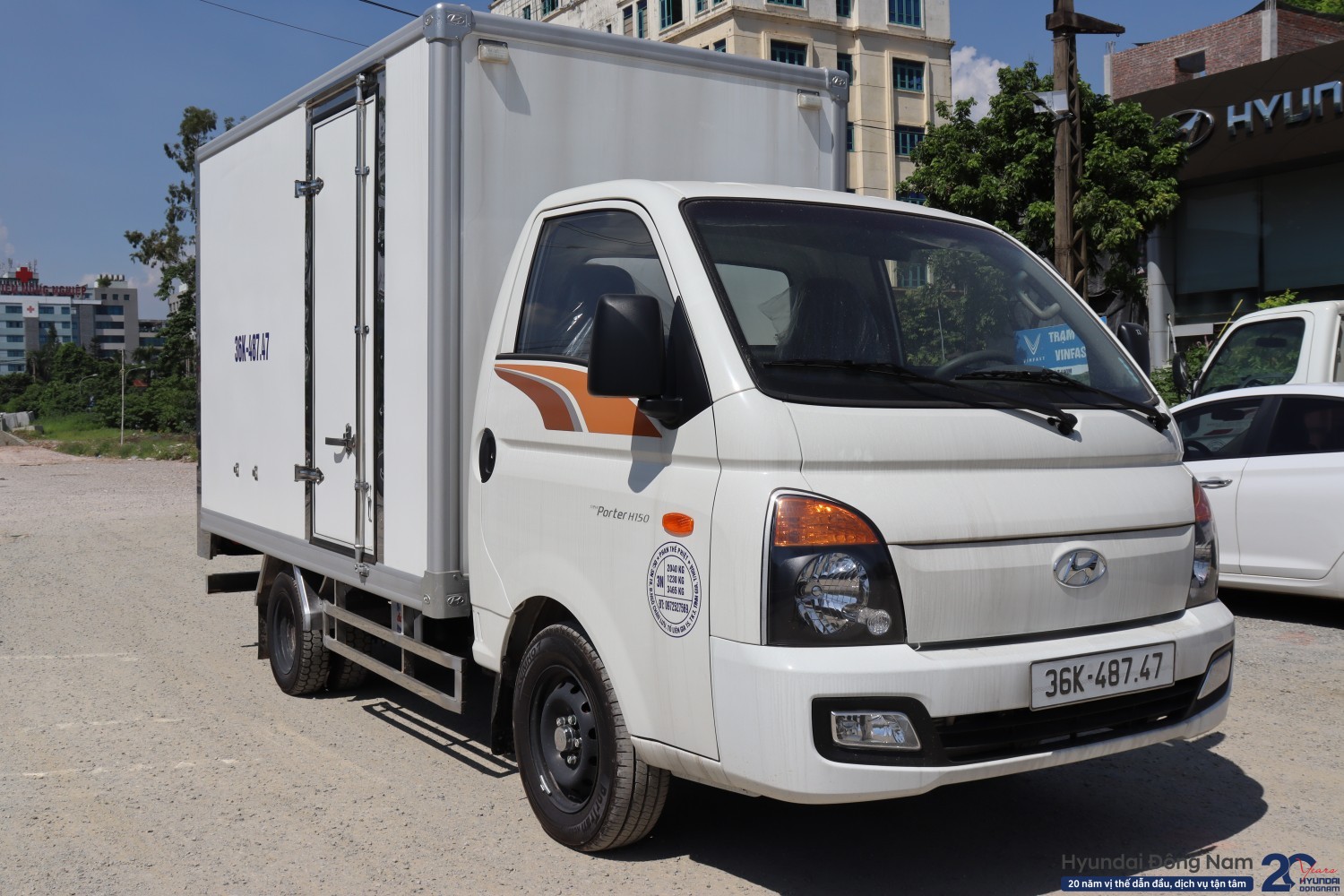 Hyundai Porter H150 thùng kín Composite