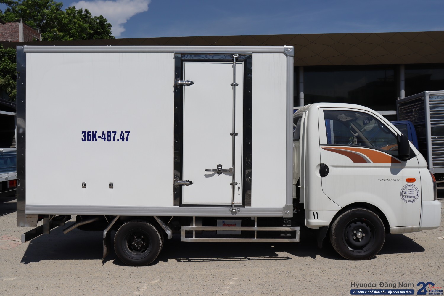 Hyundai Porter H150 thùng kín Composite