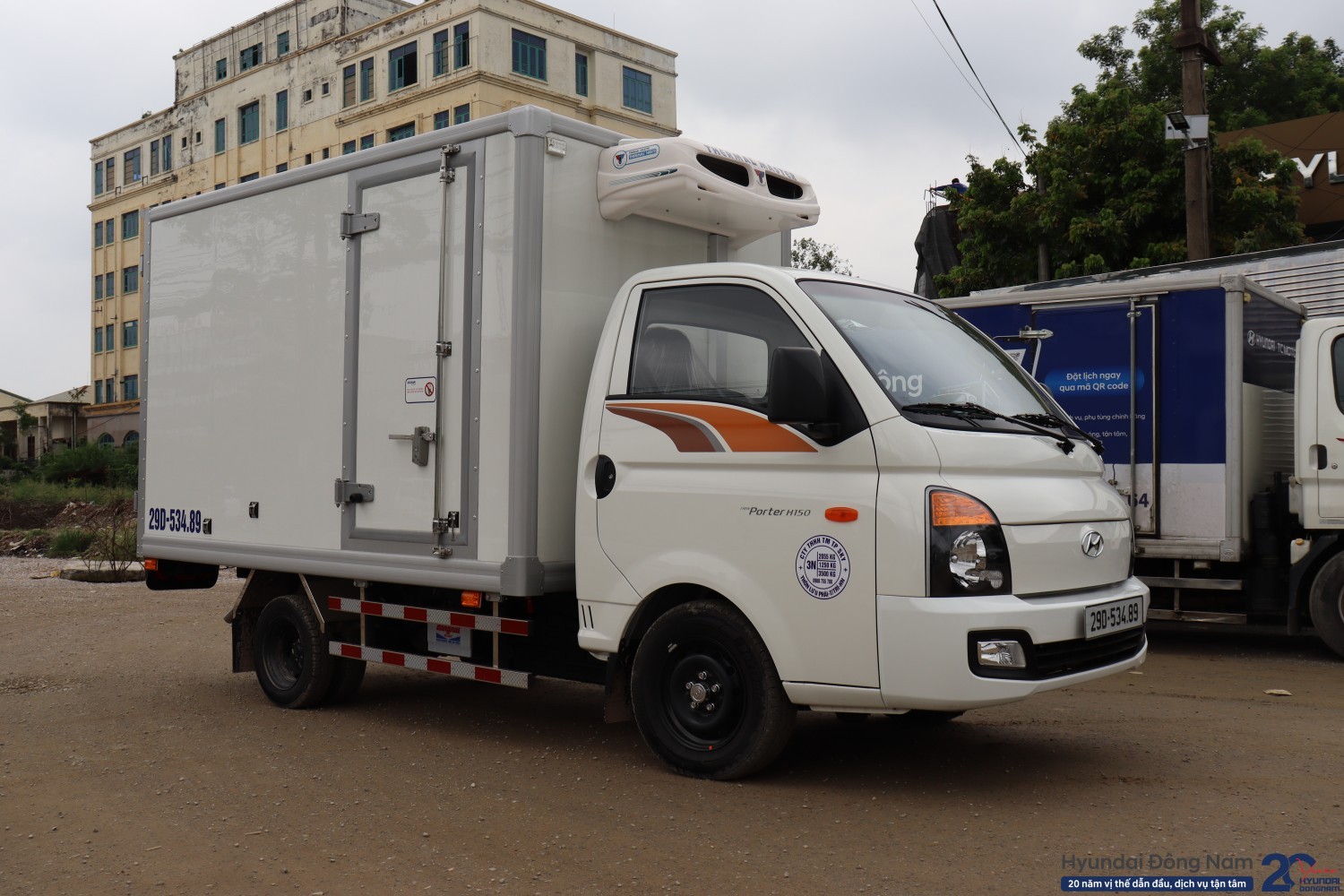 Xe tải Hyundai Porter H150 thùng đông lạnh