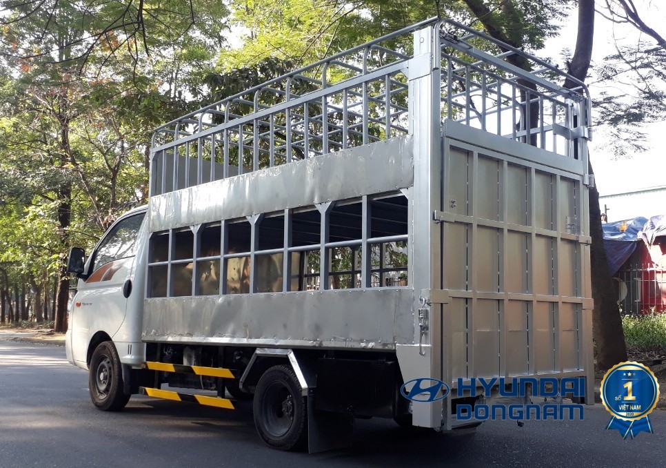 H150 chở gia súc, chở lợn (2)