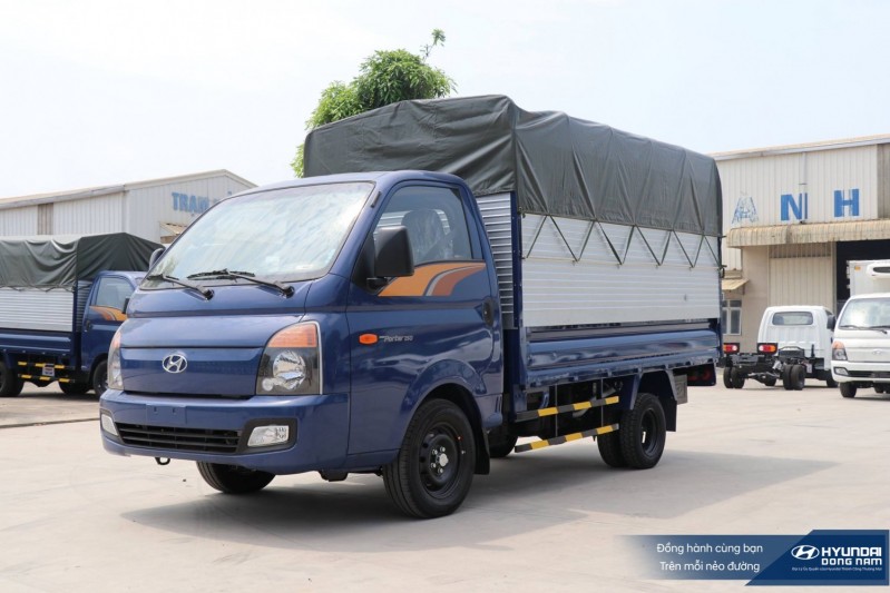 Hyundai New Porter 150 thùng mui bạt