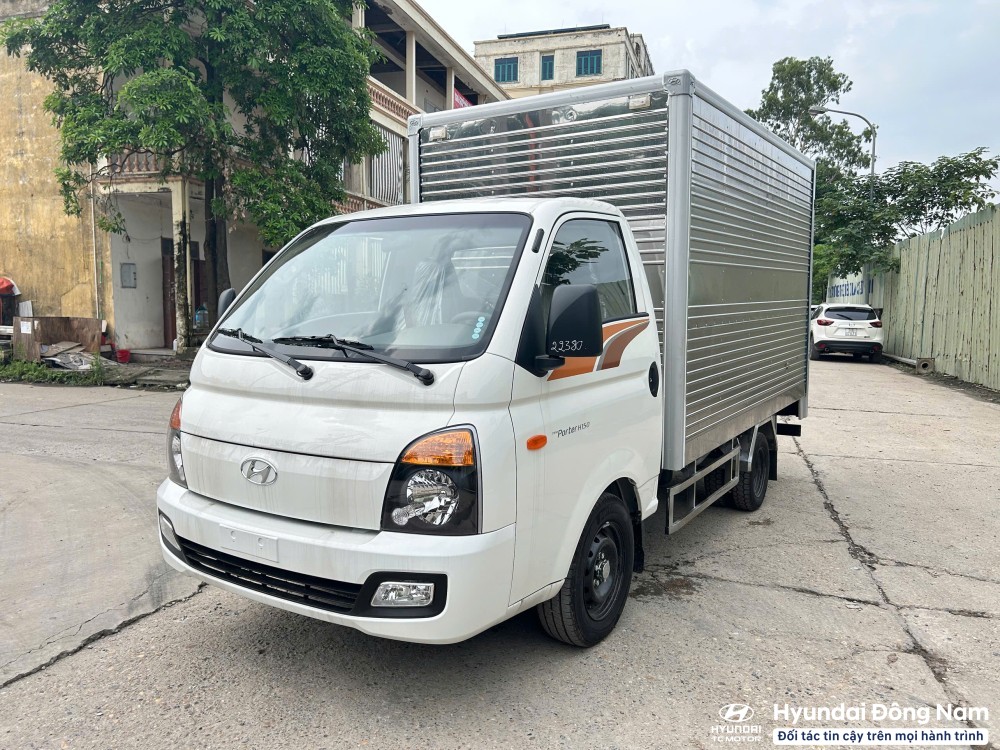 Hyundai H150 thùng kín