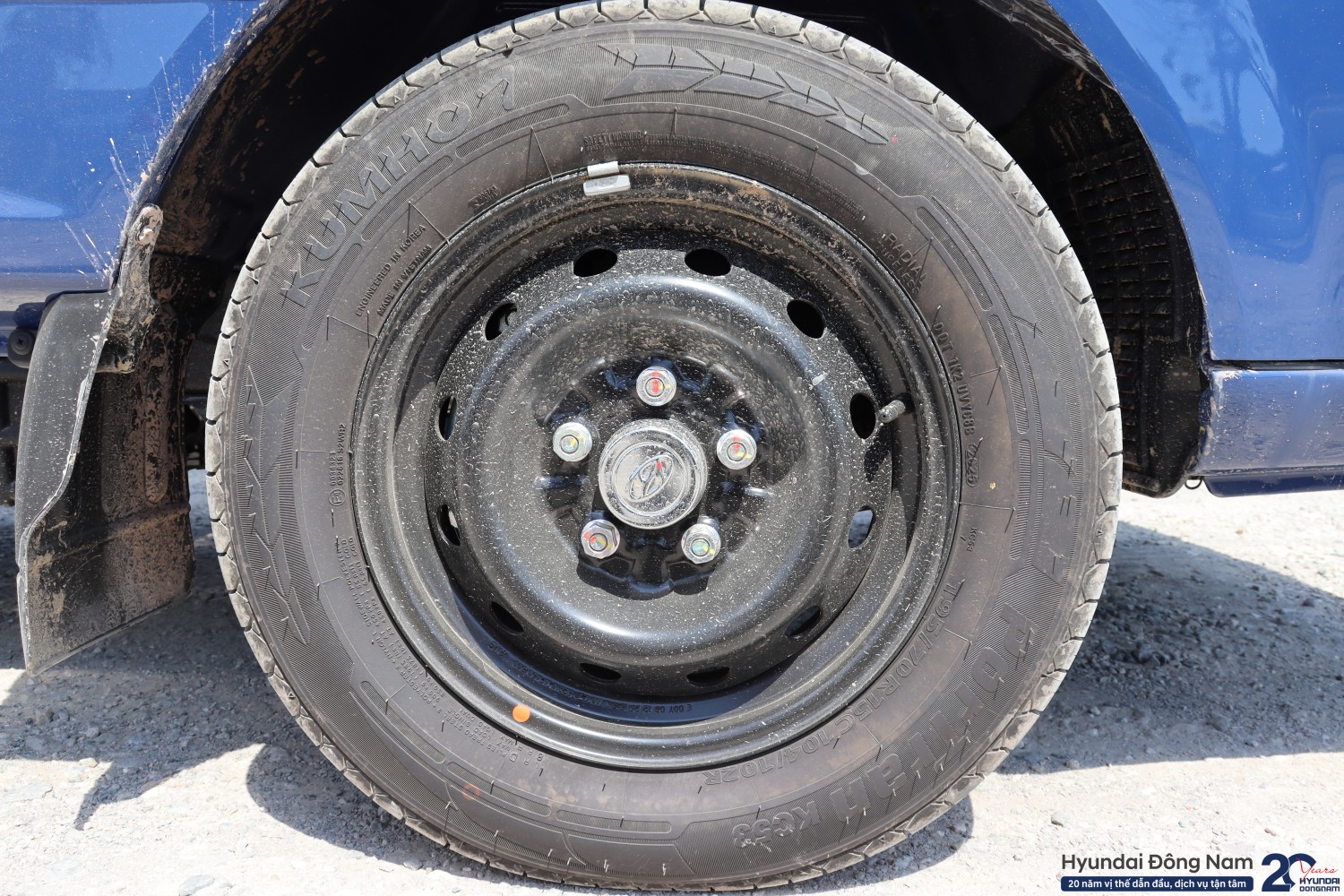 Hyundai Porter H150 thùng kín