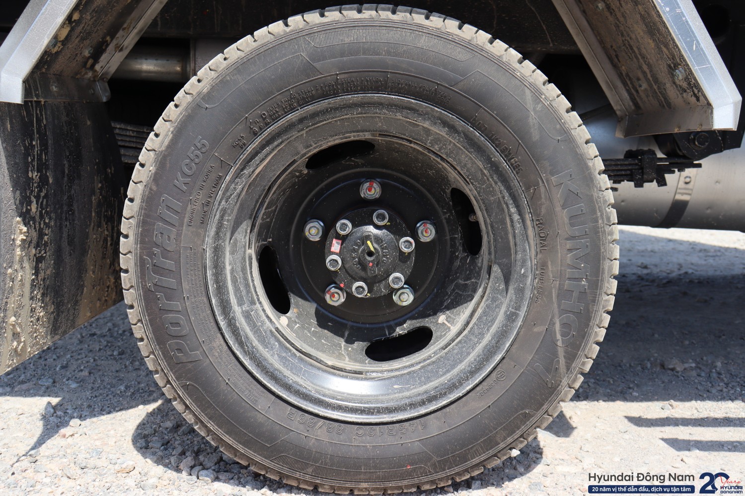 Hyundai Porter H150 thùng kín