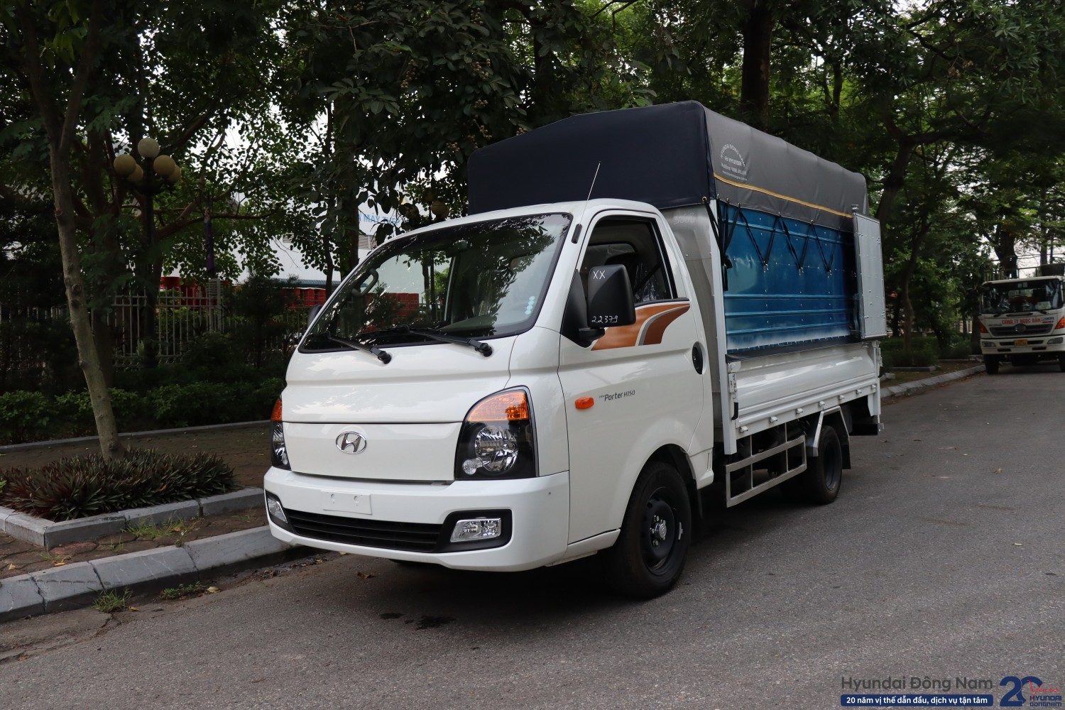 Hyundai Porter H150 thùng mui bạt
