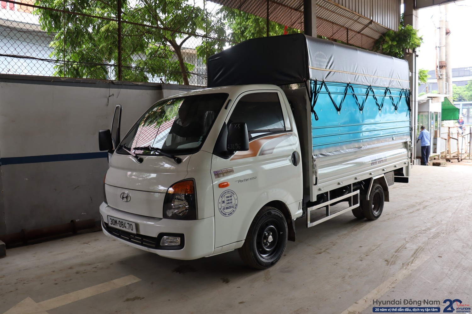 hyundai-porter-h150-thung-mui-bat