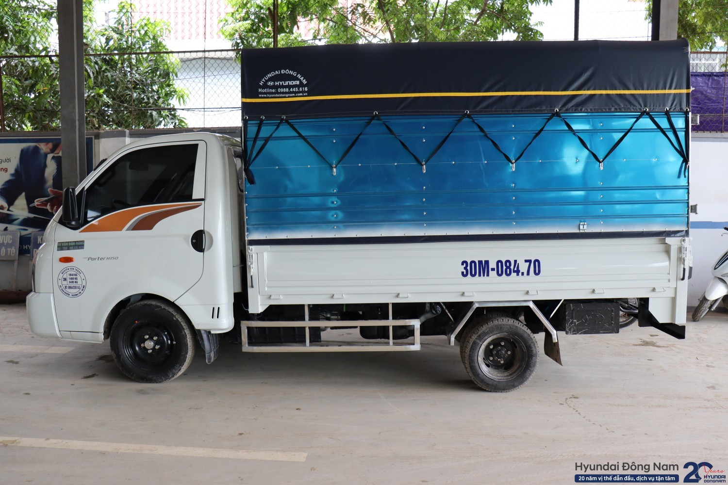 hyundai-porter-h150-thung-mui-bat