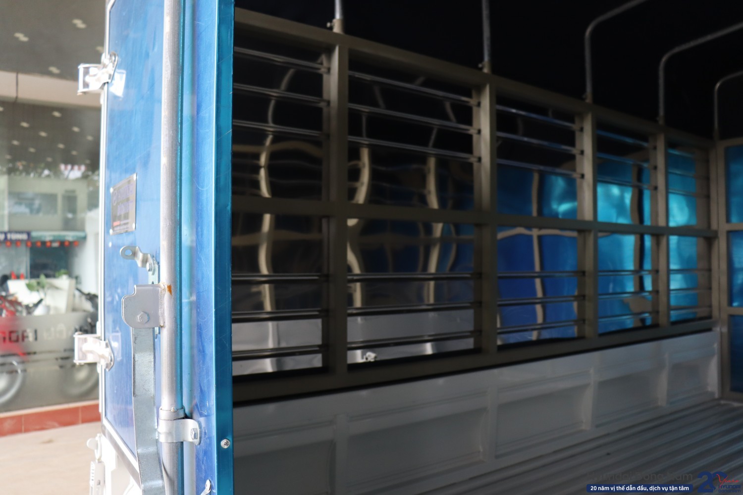hyundai-porter-h150-thung-mui-bat