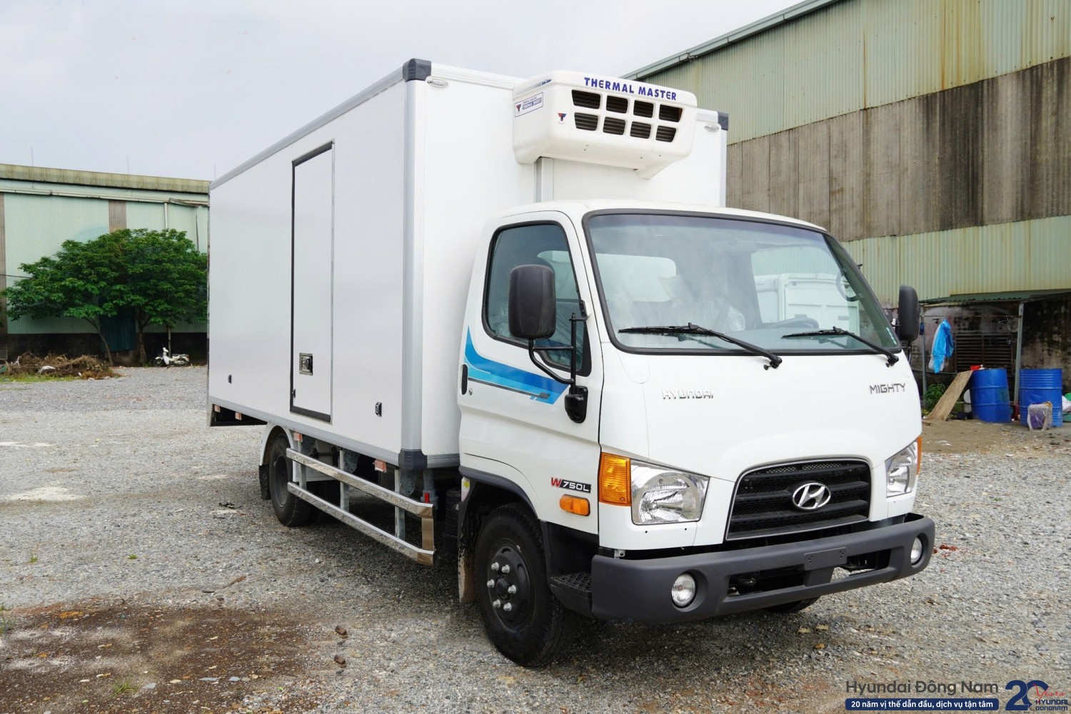 Hyundai W750L thùng đông lạnh