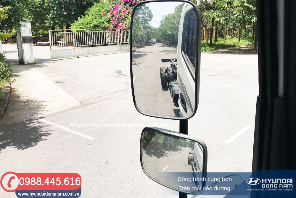 Gương chiếu hậu trên xe Hyundai EX8