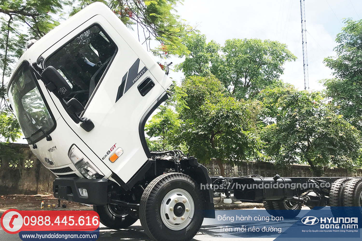 Cabin lật tiện lợi trên Mighty EX8 GTL