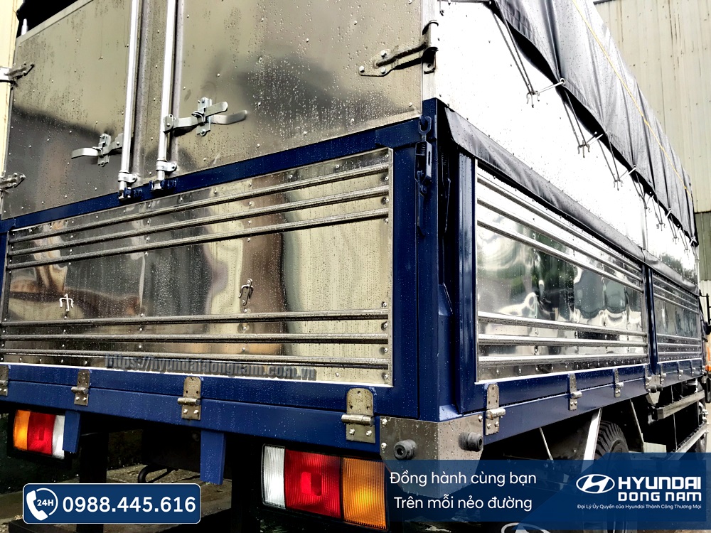 Hyundai Mighty 110SP thung mui bat (19)