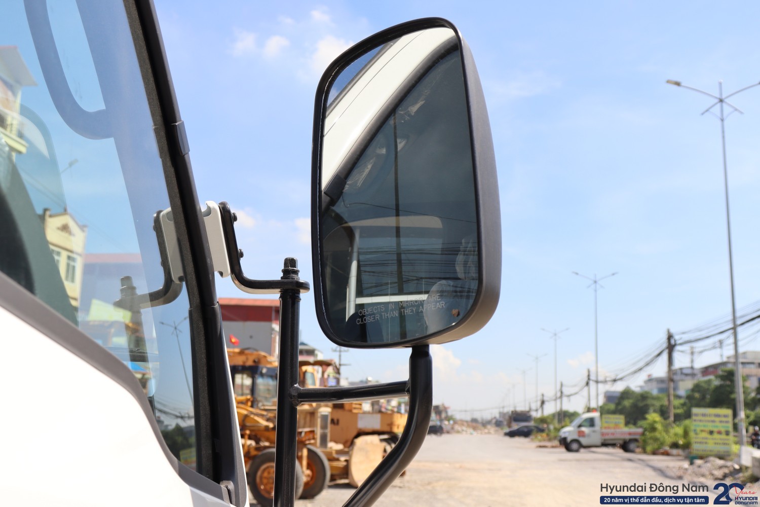 Hyundai N250 thùng mui bạt