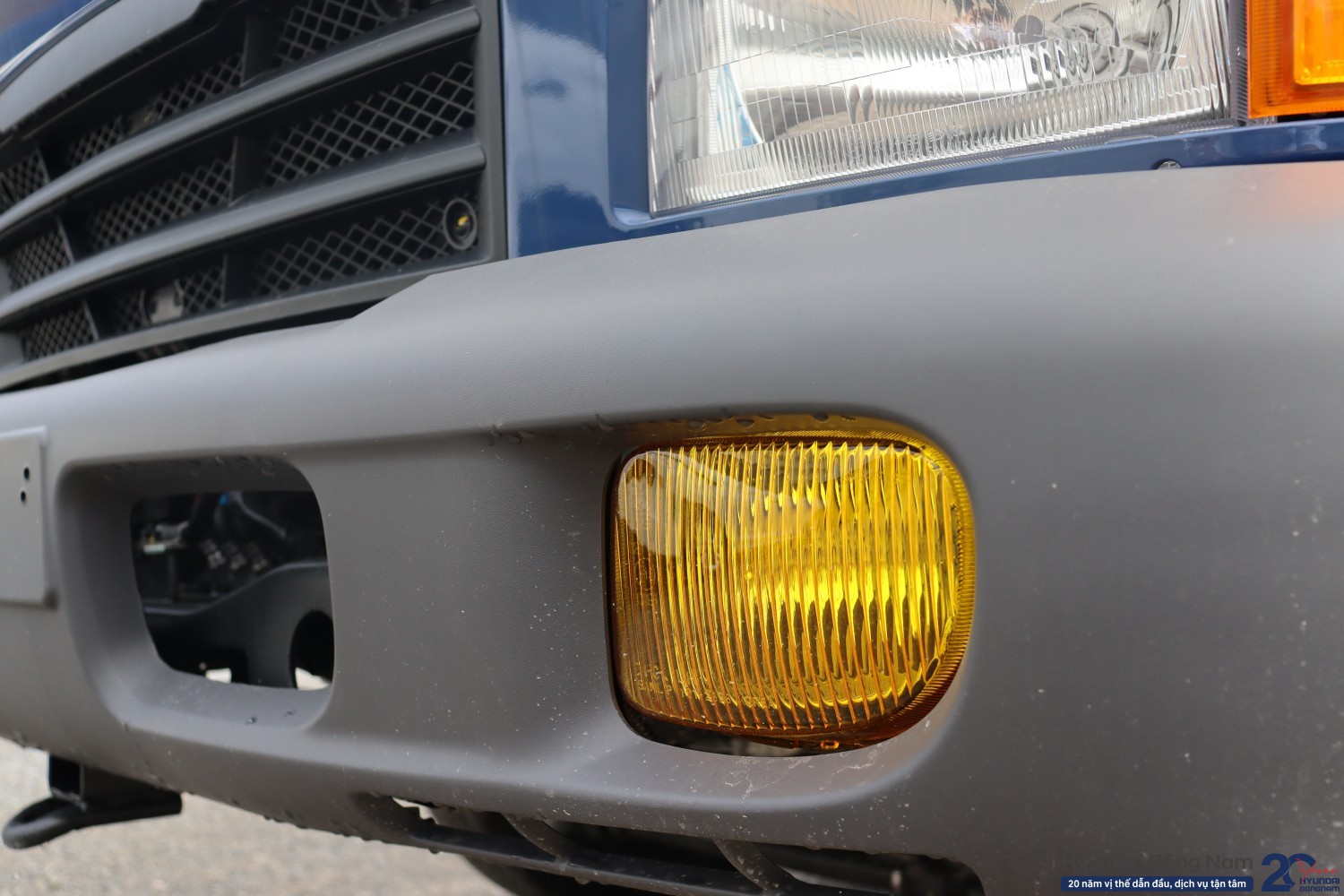 Đèn phá sương Hyundai N250 thùng kín