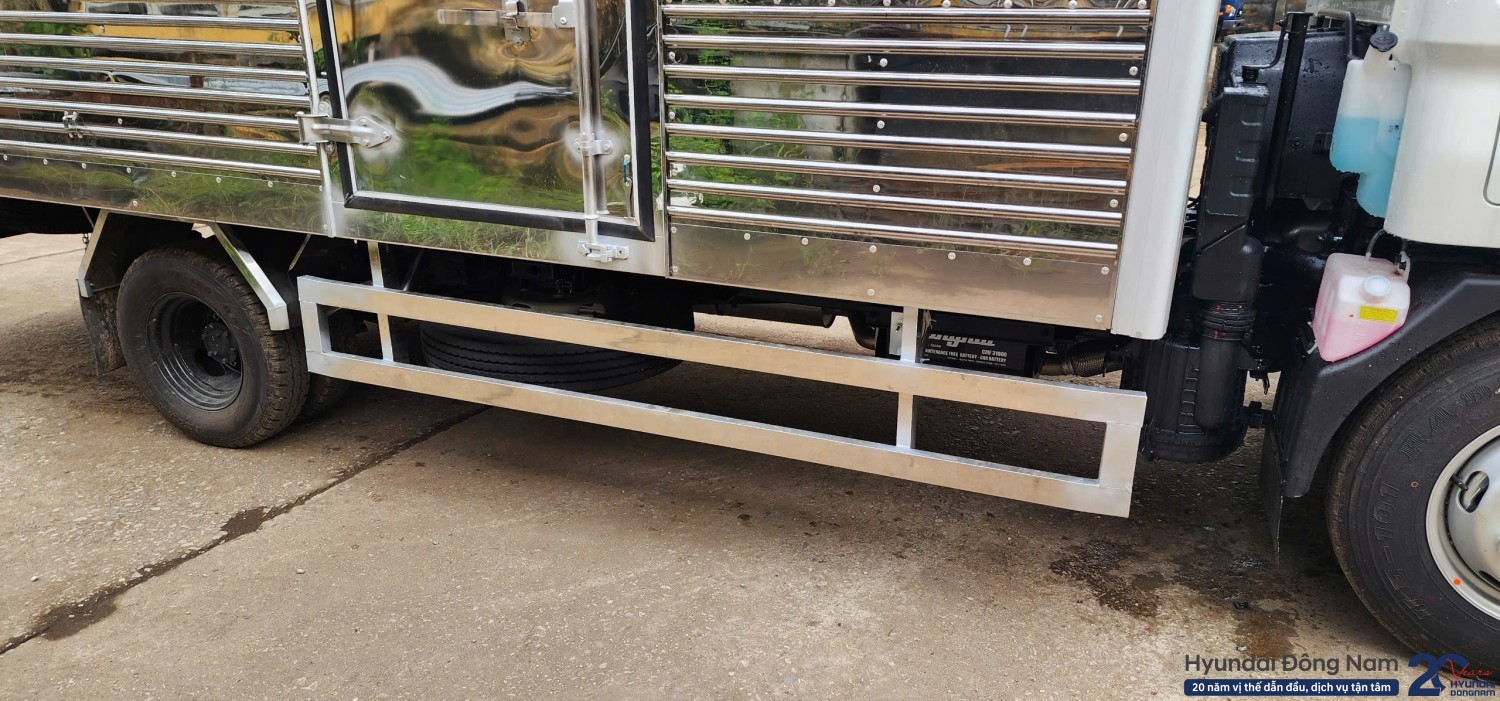 Hyundai N250SL thùng kín