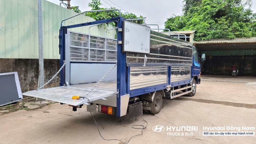 Hyundai N250Sl thùng bạt bửng nâng