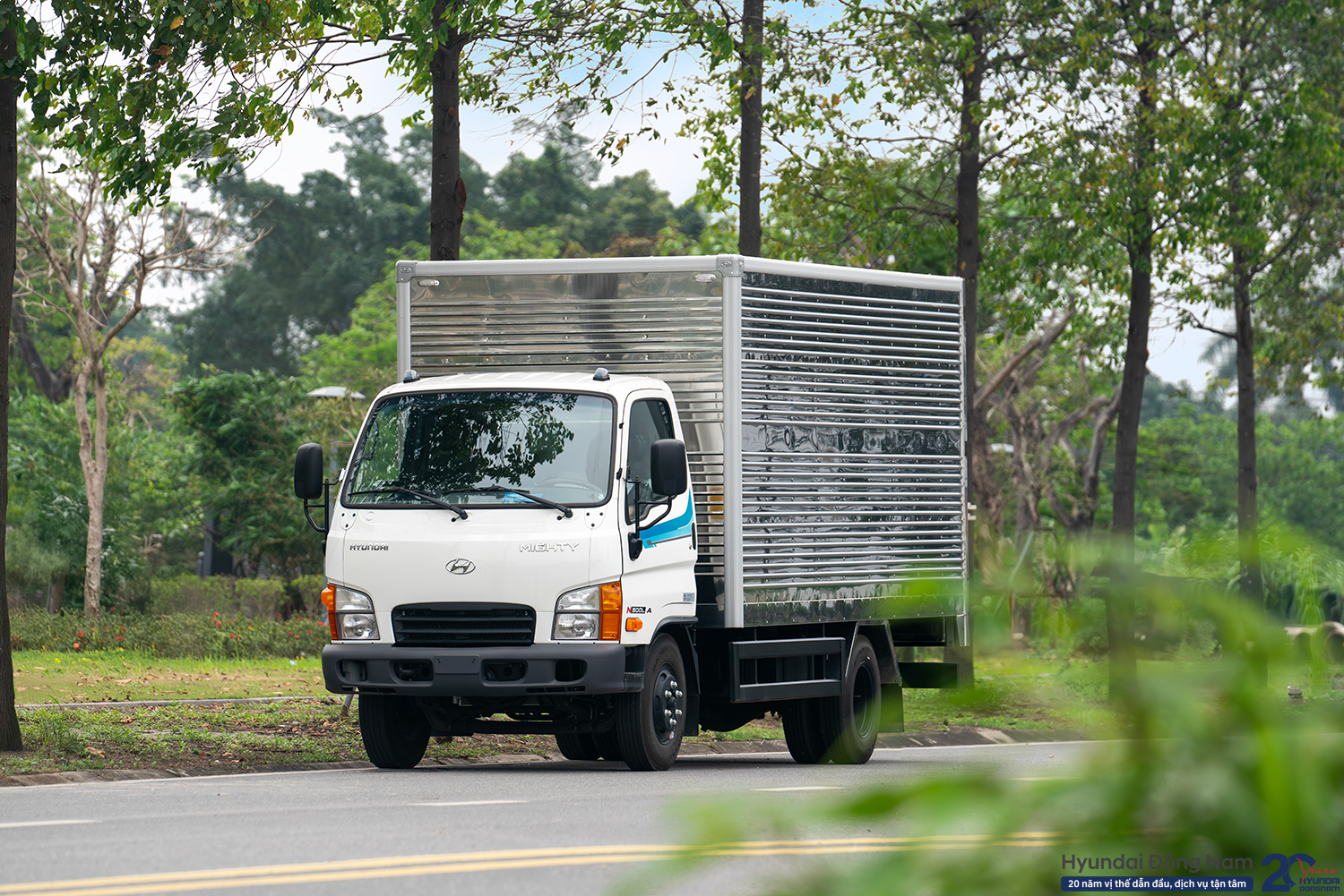 Hyundai N500LA thùng kín