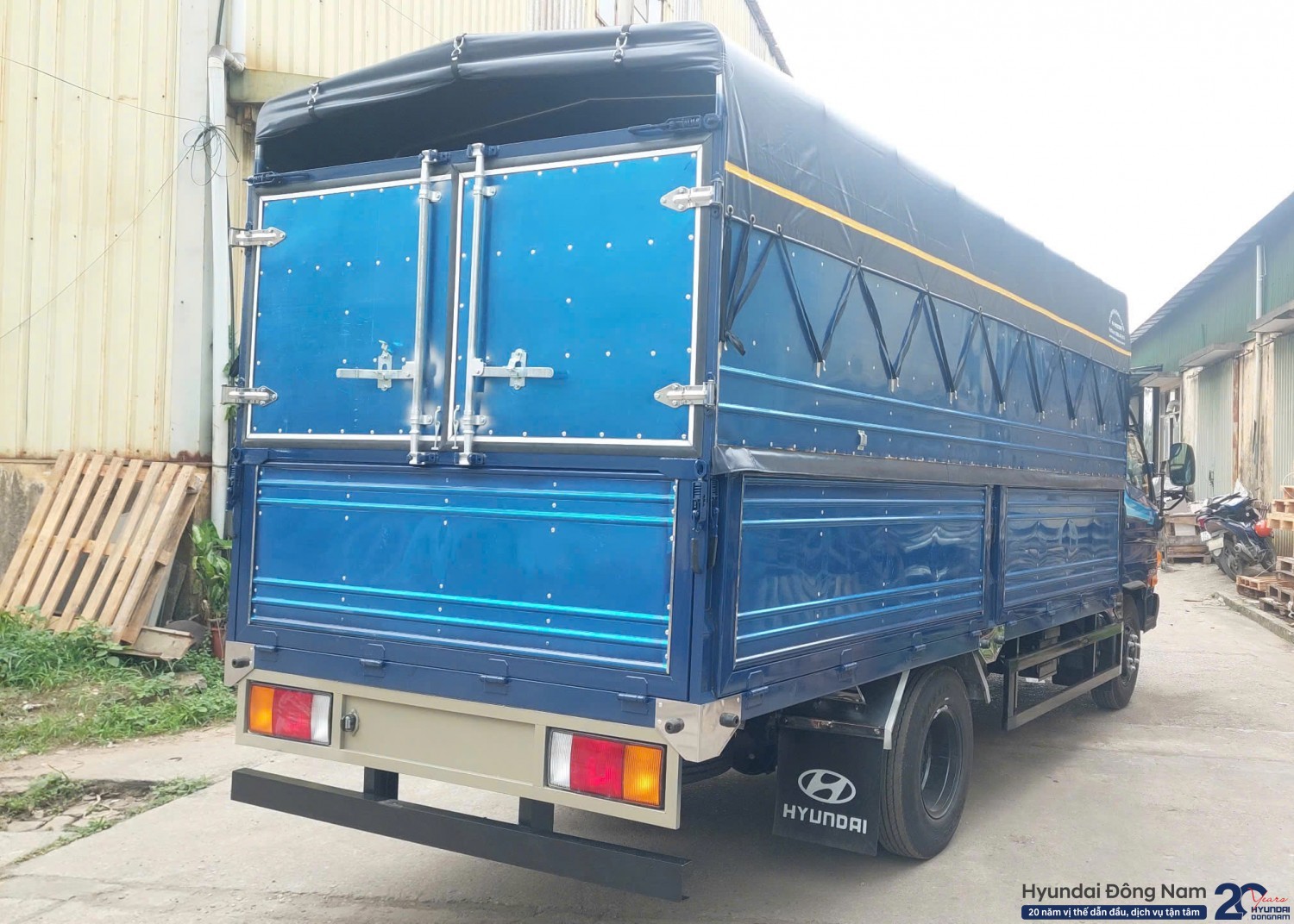 Hyundai N500LA thùng mui bạt