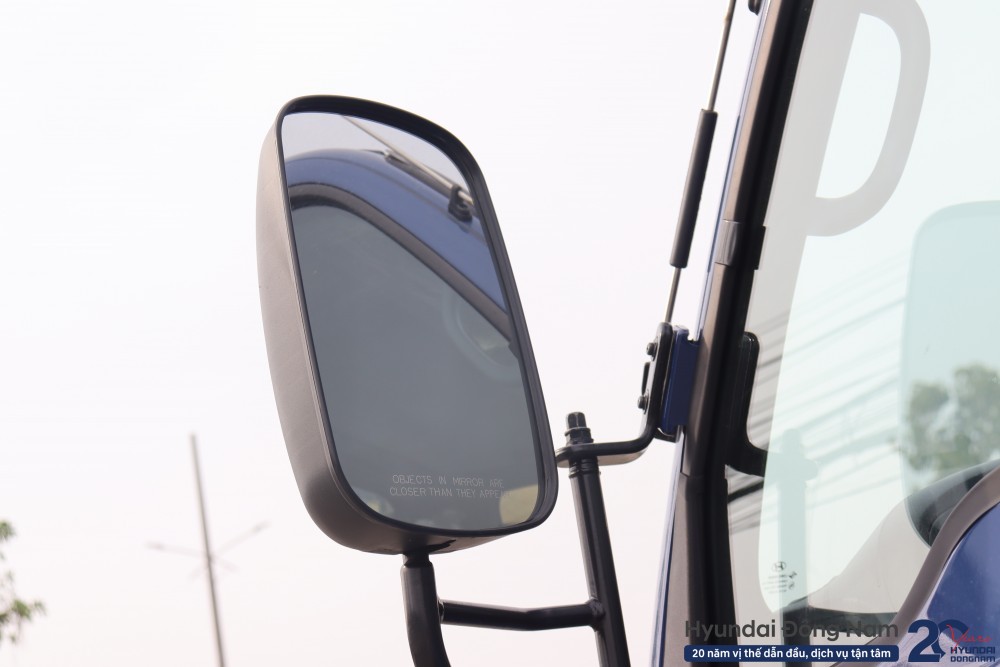 Gương chiếu hậu trên xe Hyundai W11S