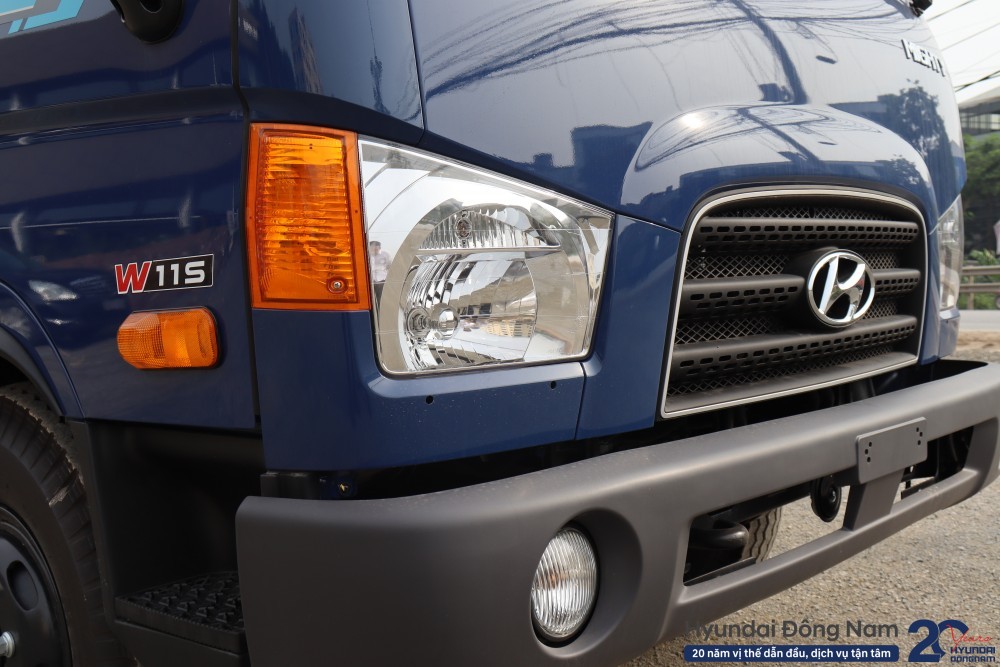Mặt ca-lăng trên xe Hyundai W11S