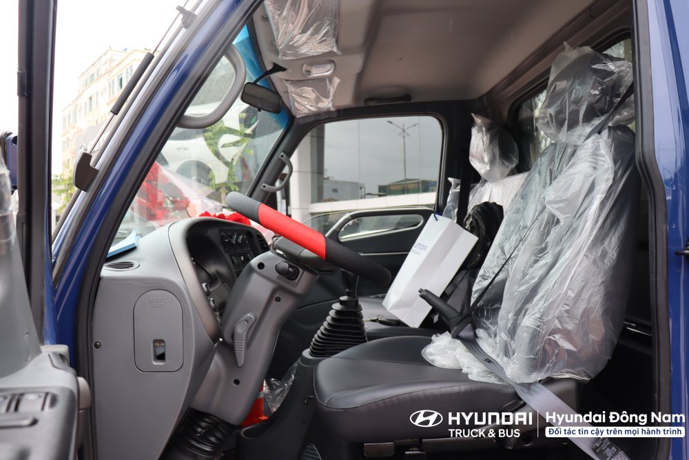 Hyundai W11S thùng mui bạt inox