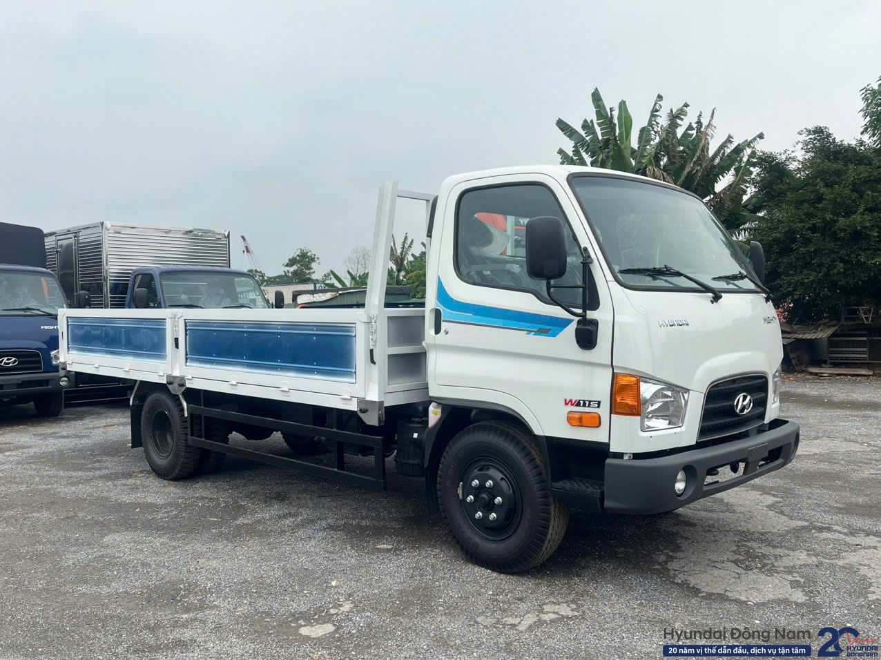 Hyundai W11XL thùng lửng