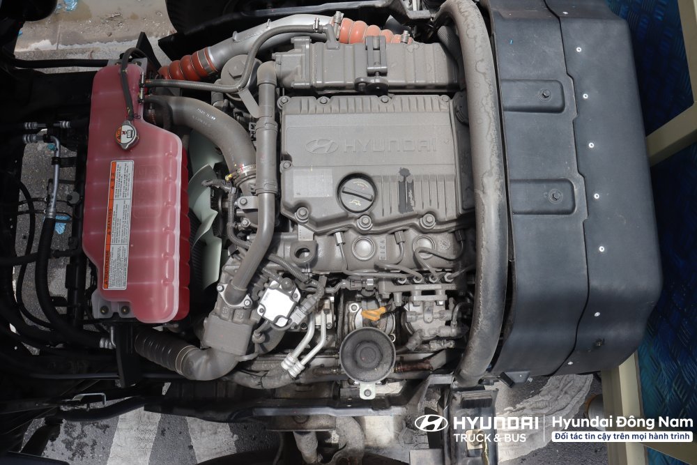 Hyundai W11XL thùng mui bạt inox