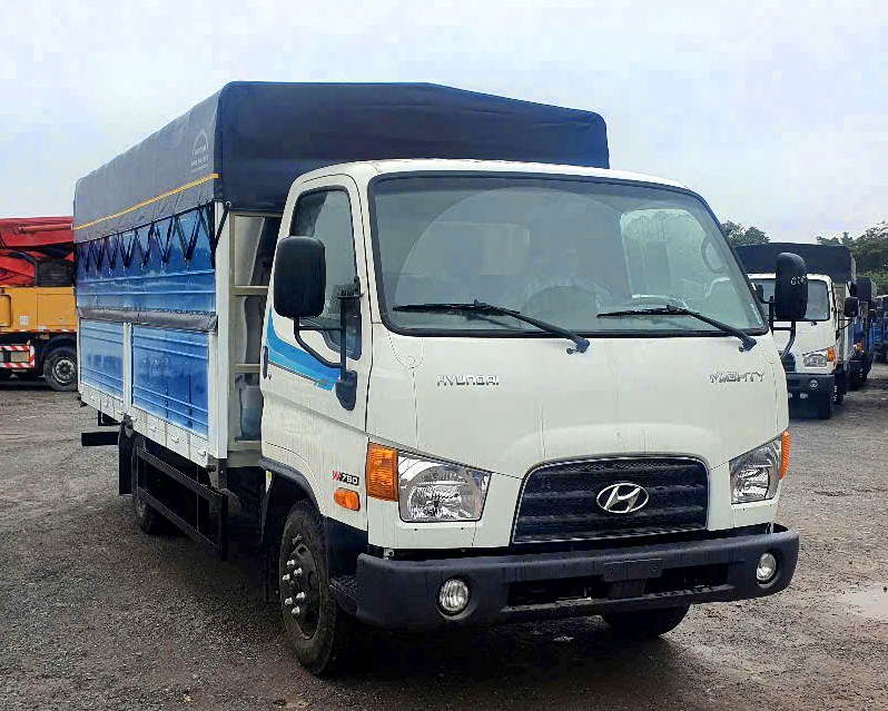 Hyundai W750L thùng bạt Đông Nam 2